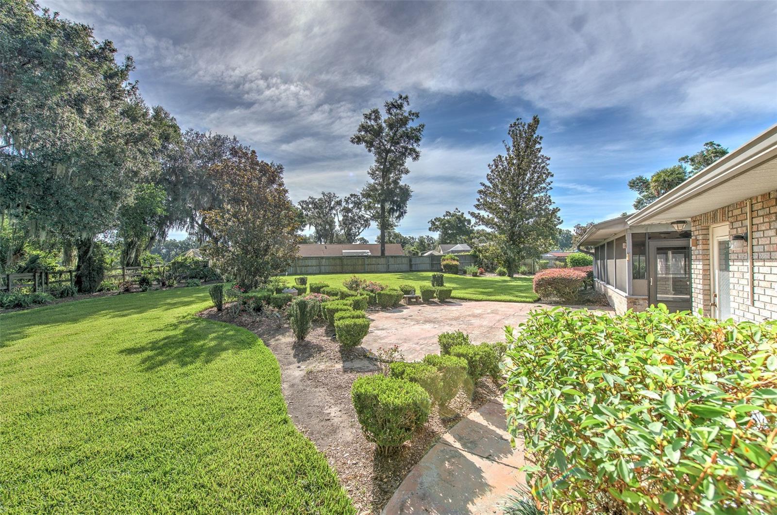 2102 WHITLOCK PL — photo 39