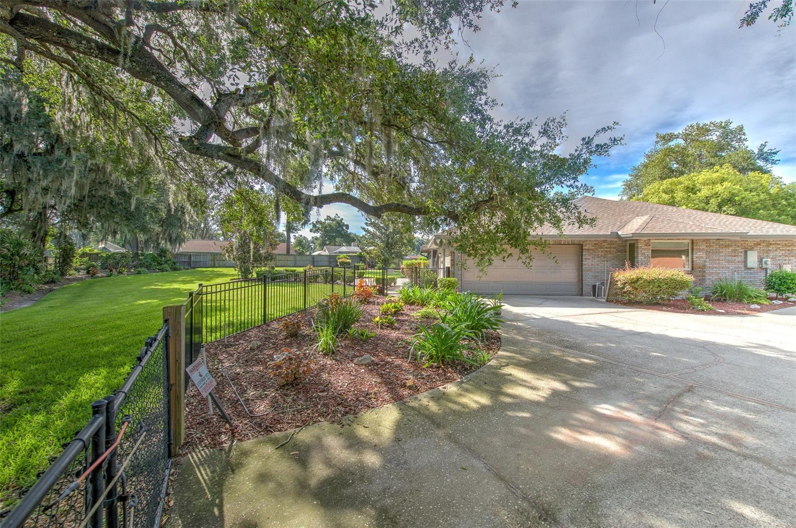 2102 WHITLOCK PL — photo 42
