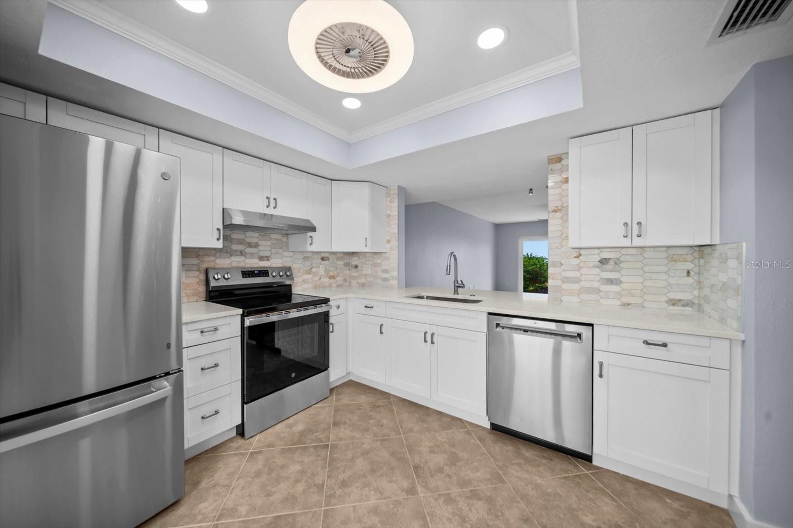 7530 SUNSHINE SKYWAY LN S #T30 — photo 8
