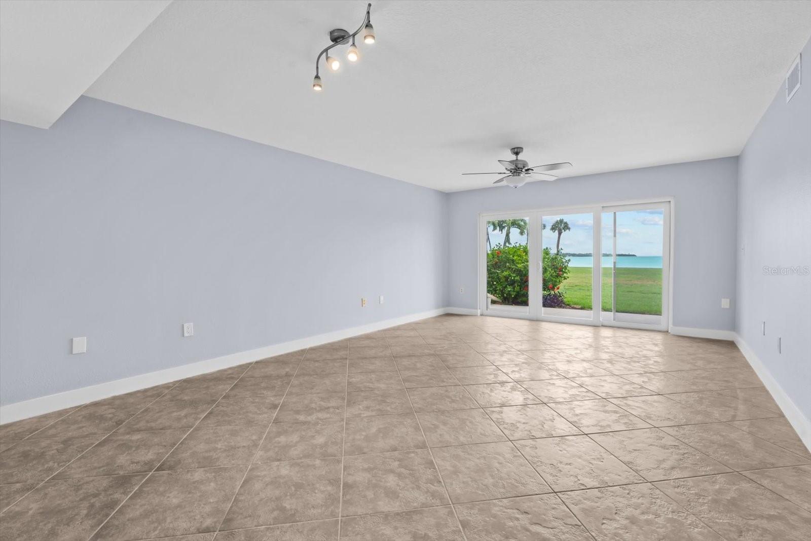 7530 SUNSHINE SKYWAY LN S #T30 — photo 6