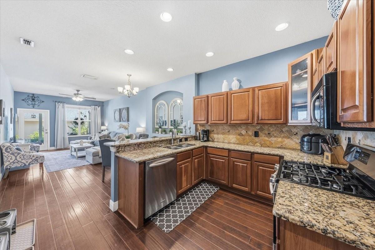 9606 ROYCE DR — photo 5