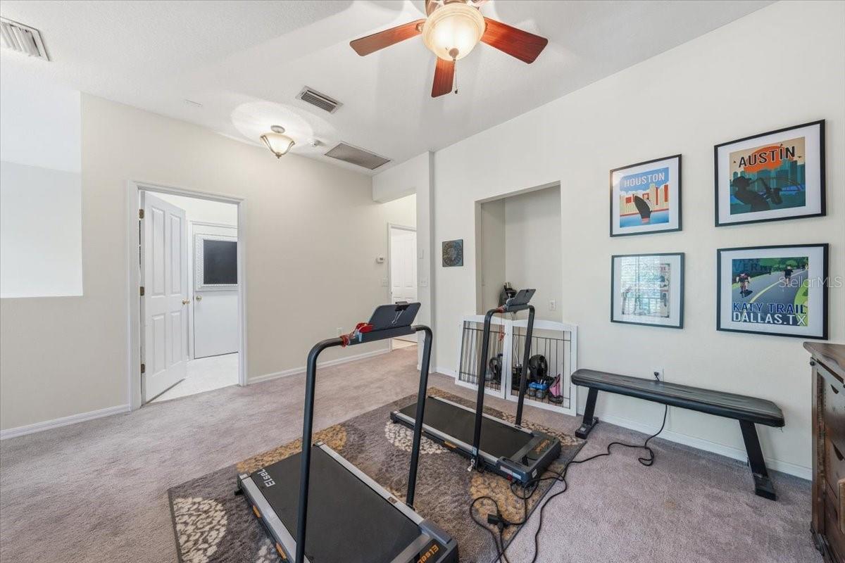 9606 ROYCE DR — photo 16