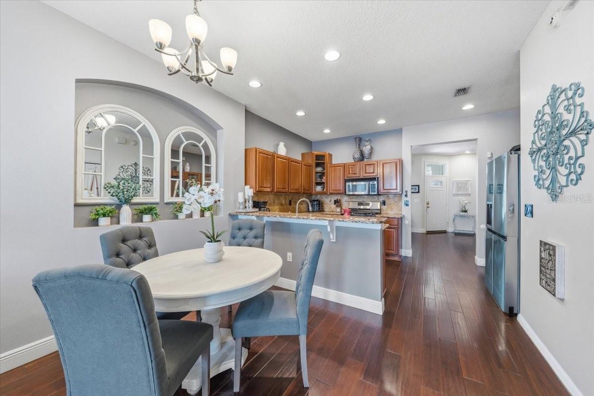 9606 ROYCE DR — photo 3