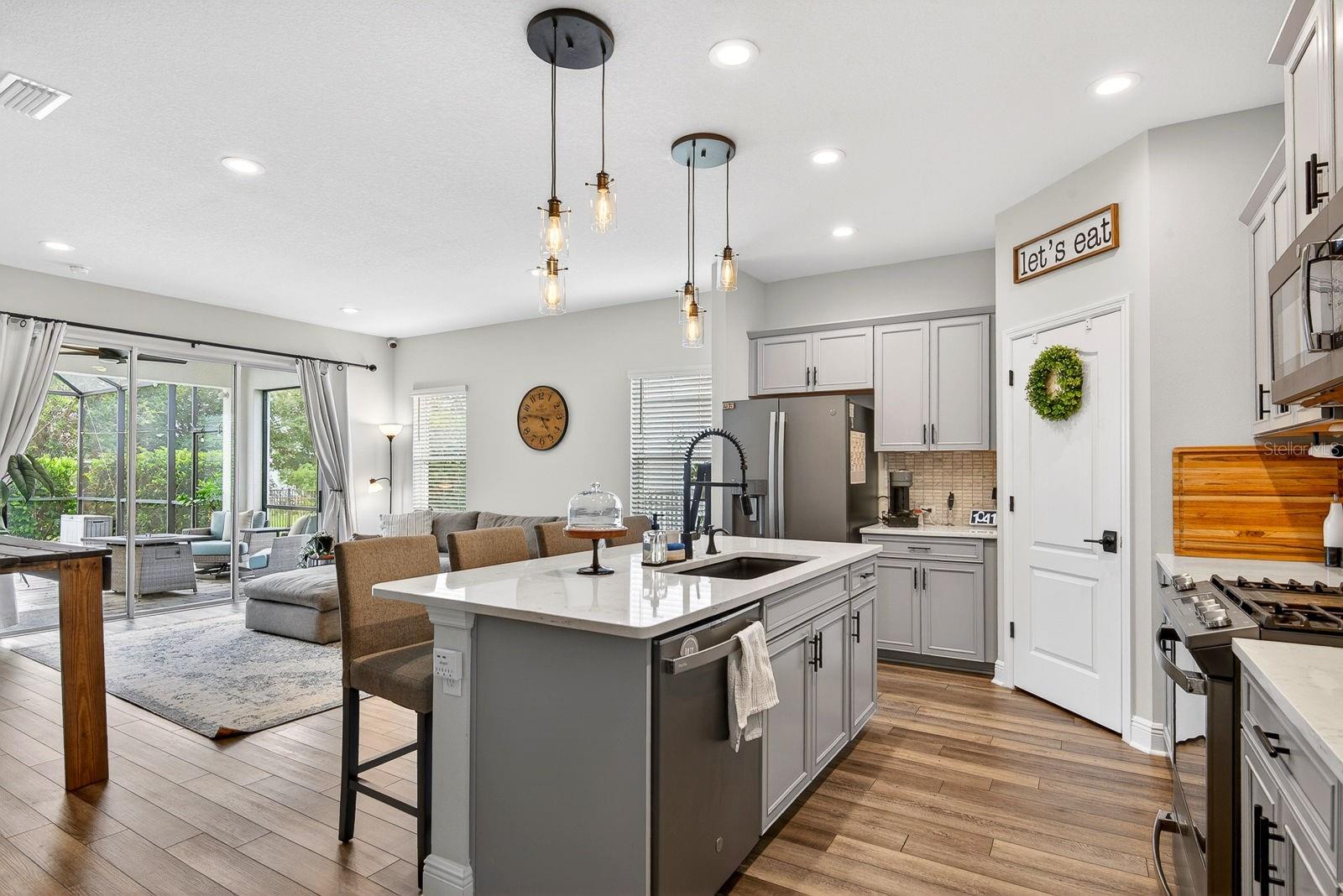 13852 OLD CREEK CT — photo 4