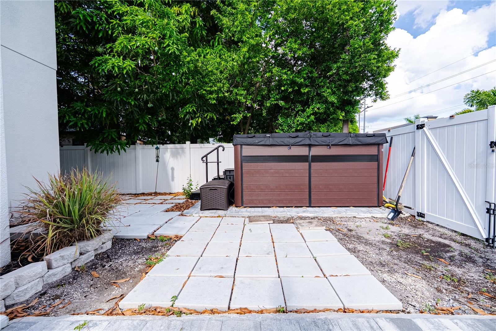 1908 W NASSAU ST — photo 32