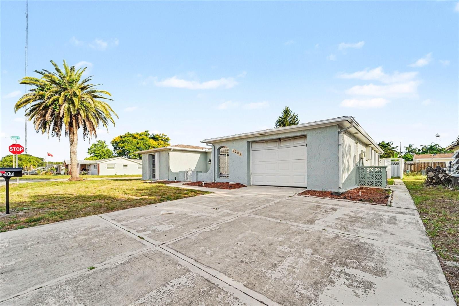3207 SALISBURY DR — photo 2
