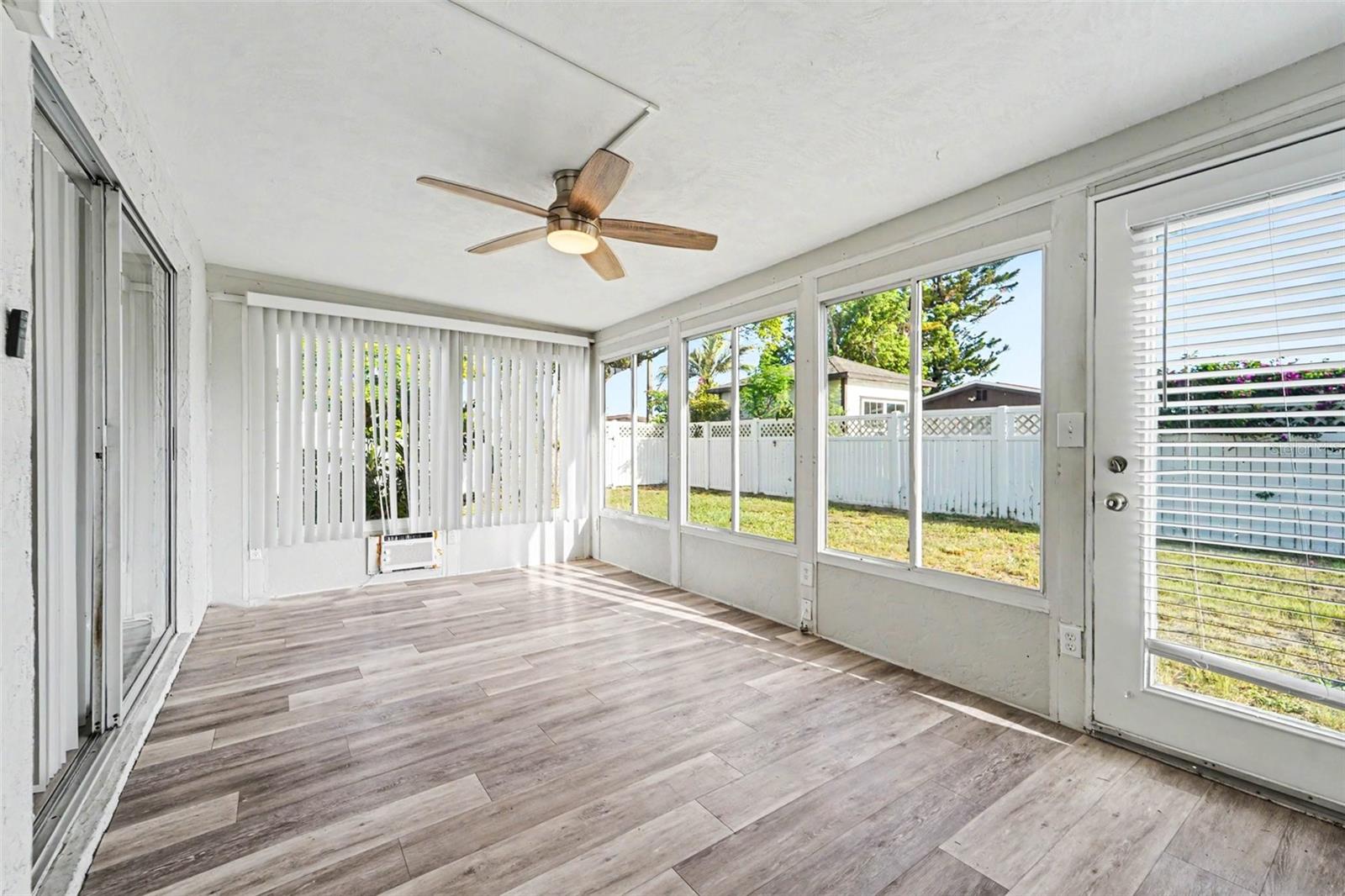 3207 SALISBURY DR — photo 13