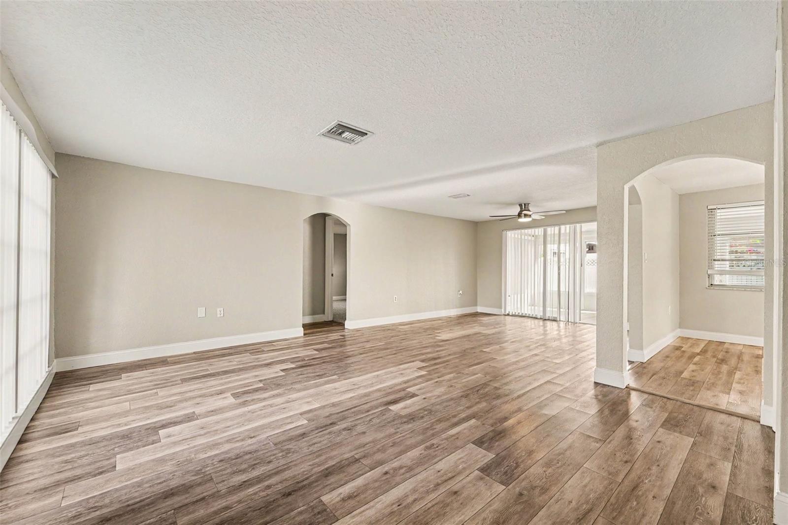 3207 SALISBURY DR — photo 6