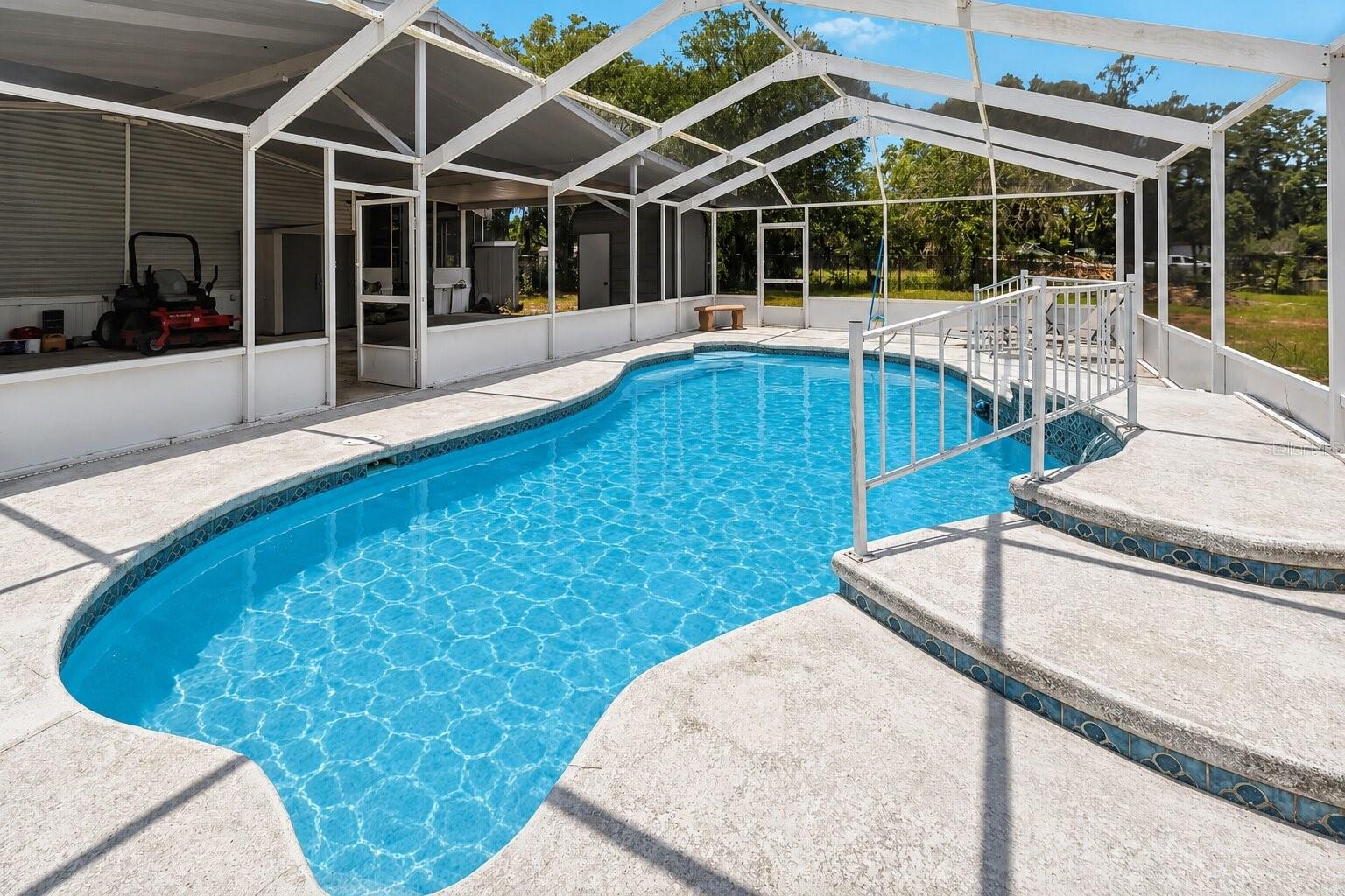 12104 WOODSIDE DR — photo 2