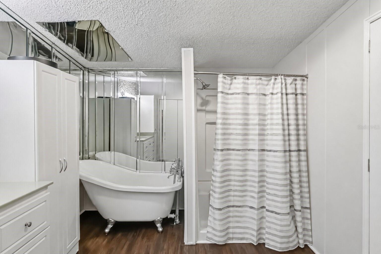 12104 WOODSIDE DR — photo 17