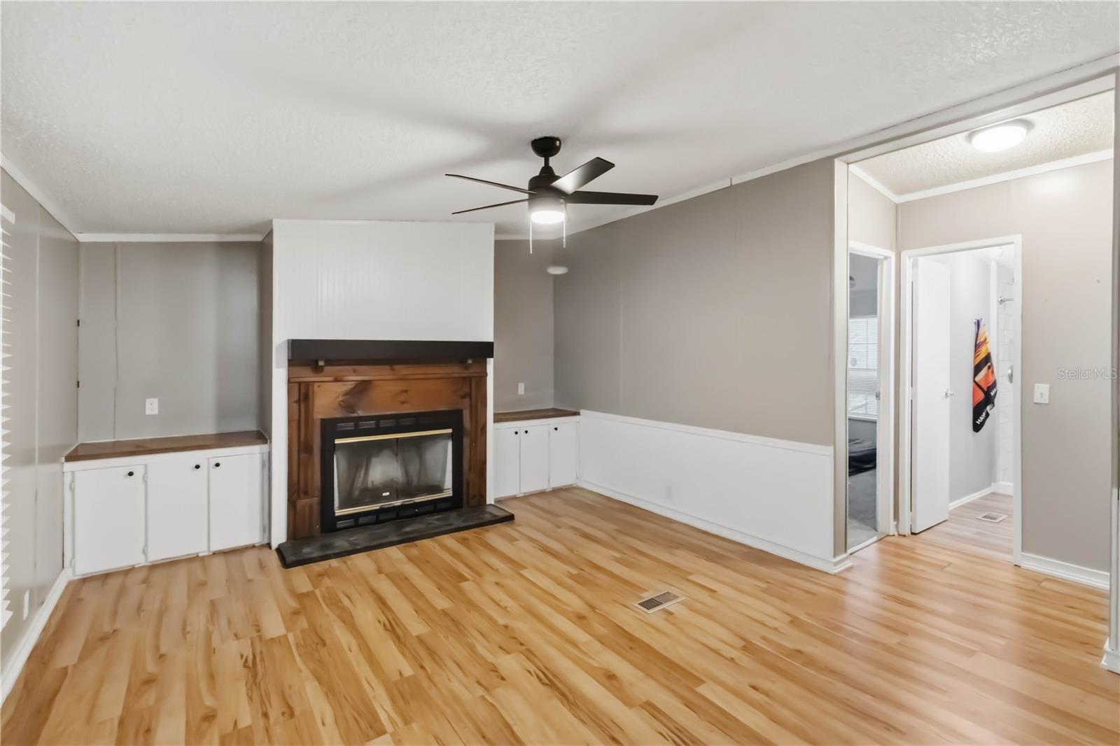 12104 WOODSIDE DR — photo 10