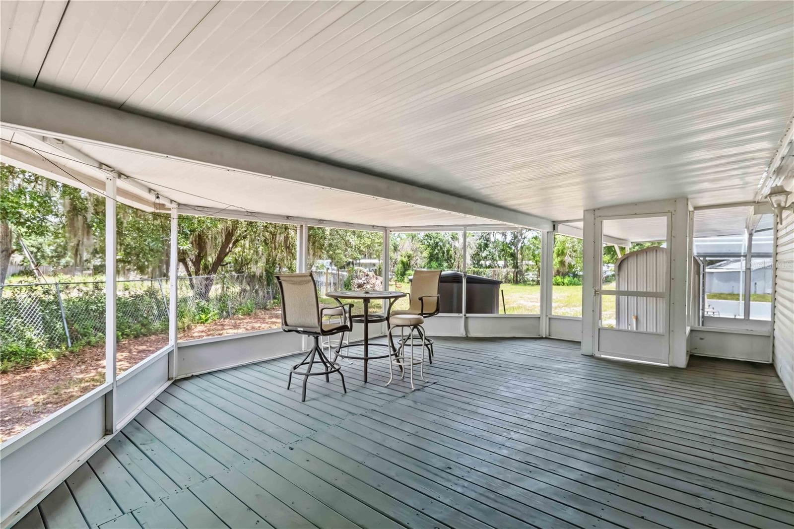 12104 WOODSIDE DR — photo 24