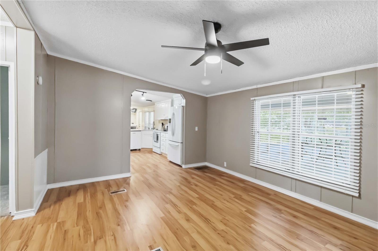 12104 WOODSIDE DR — photo 12