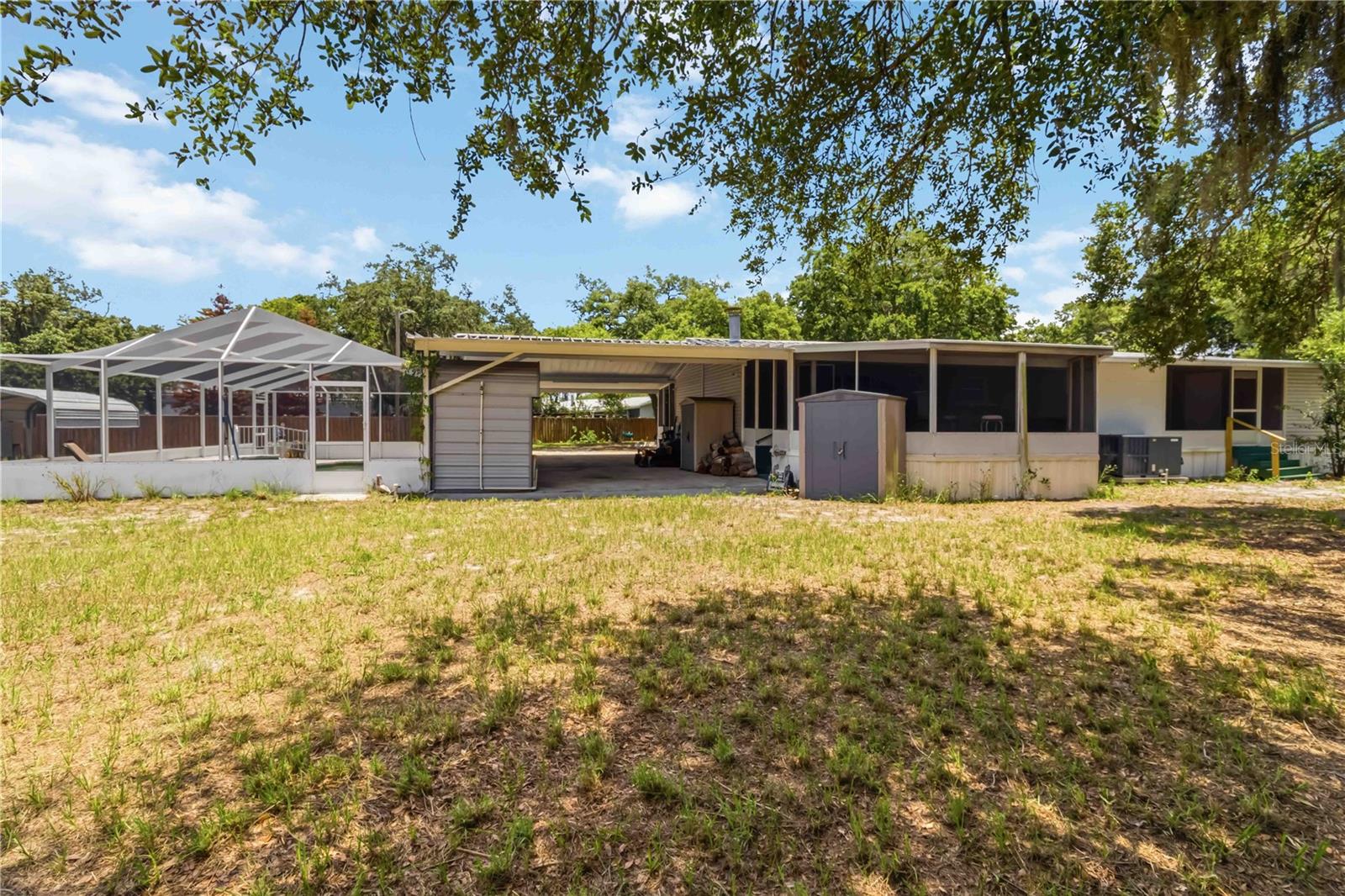 12104 WOODSIDE DR — photo 32