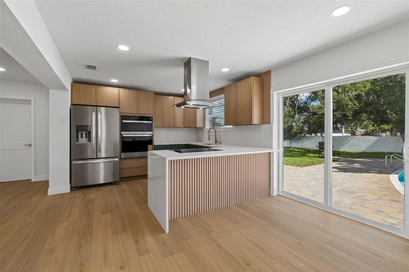 2102 W FERRIS AVE — photo 25
