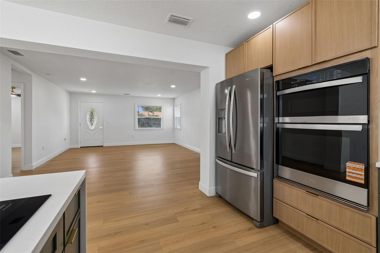 2102 W FERRIS AVE — photo 20