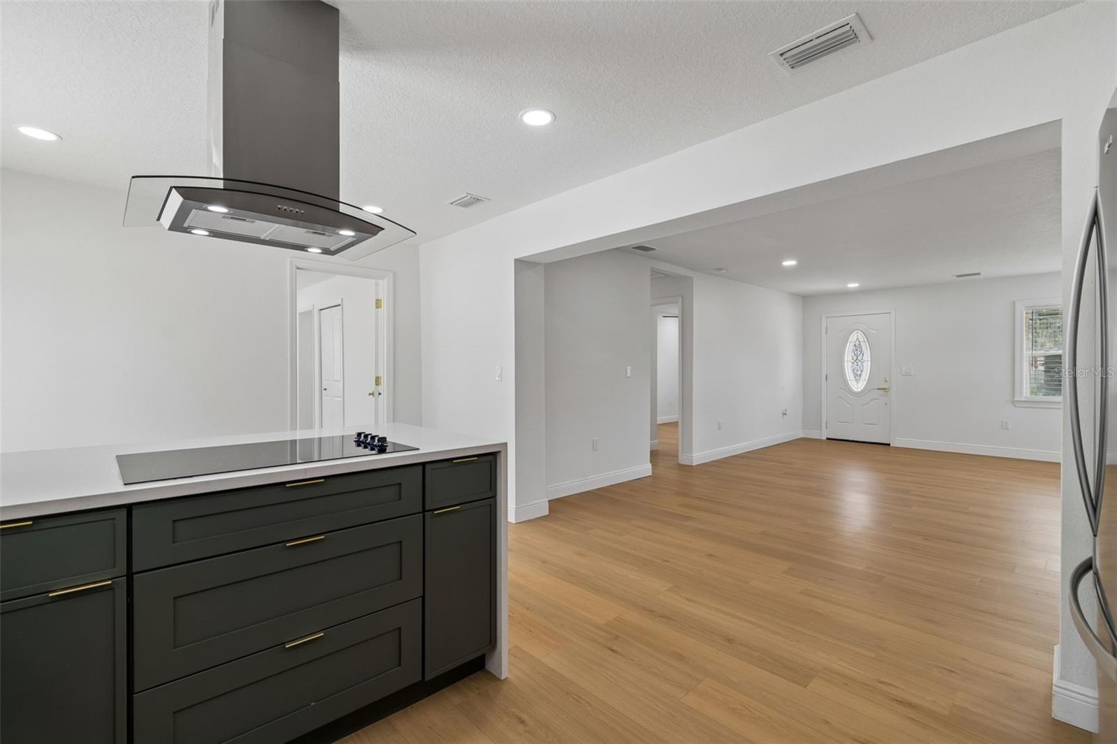2102 W FERRIS AVE — photo 19