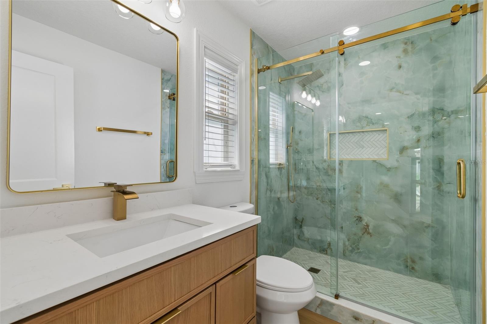 2102 W FERRIS AVE — photo 43