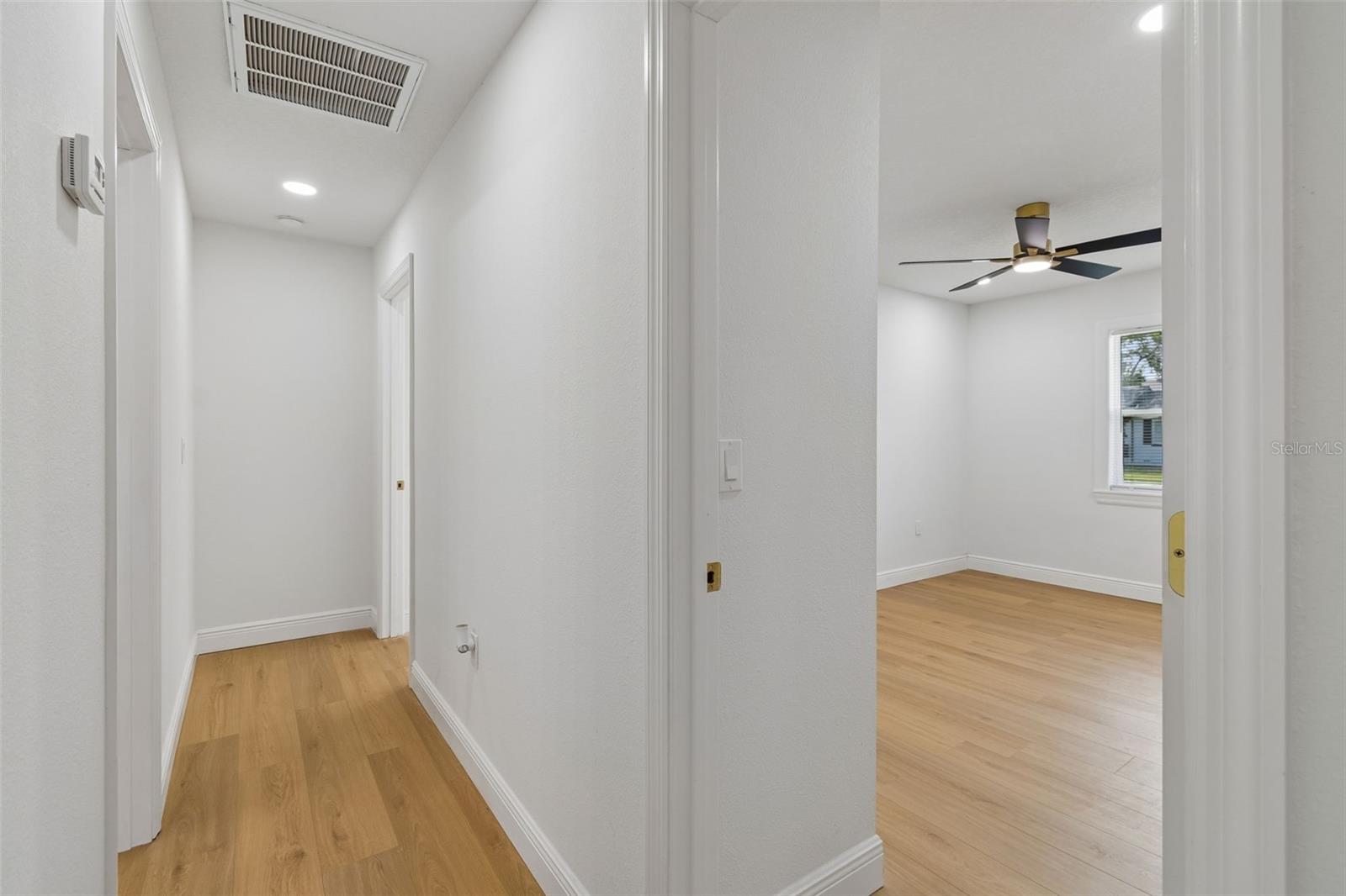 2102 W FERRIS AVE — photo 48