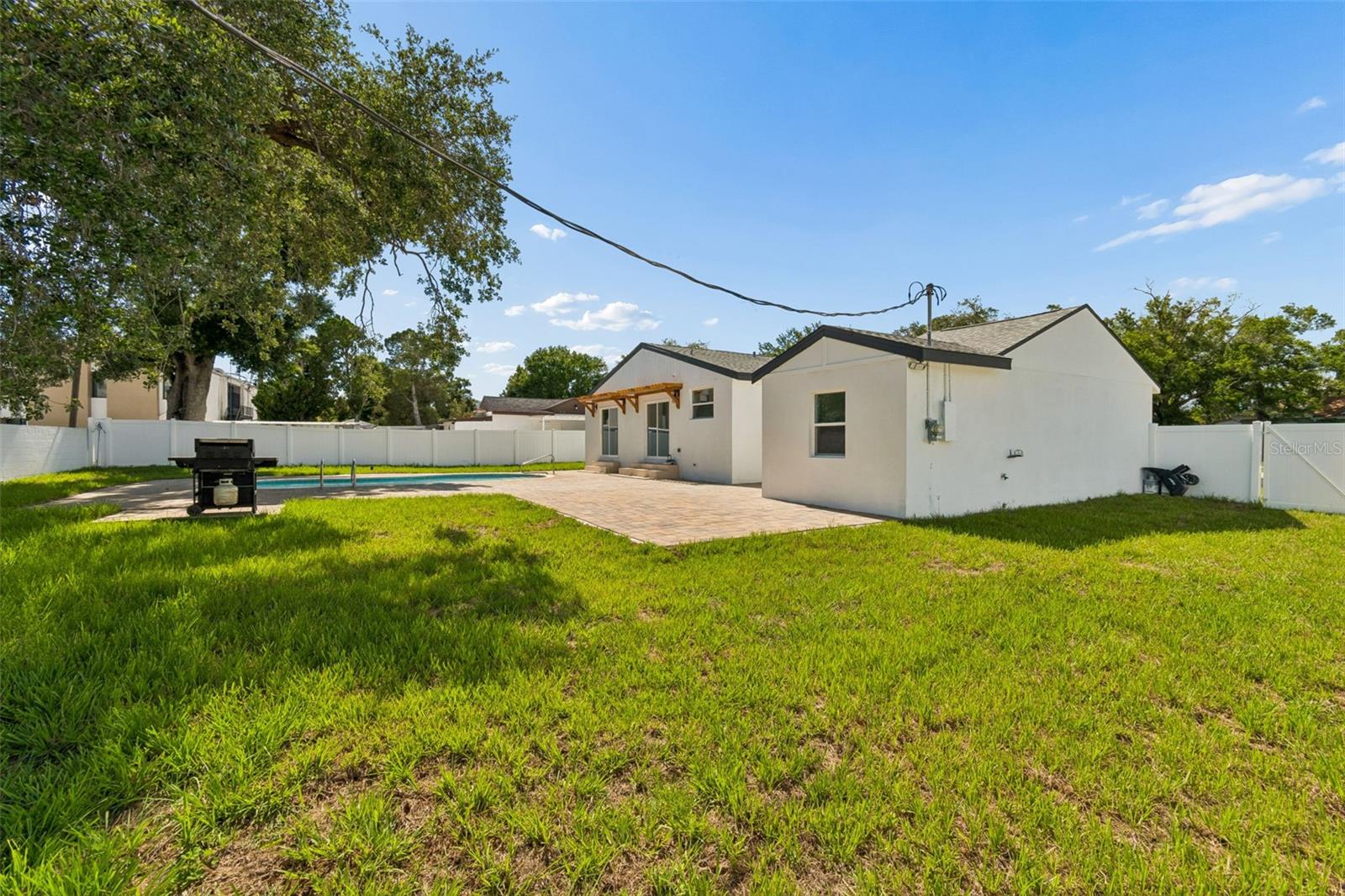 2102 W FERRIS AVE — photo 69