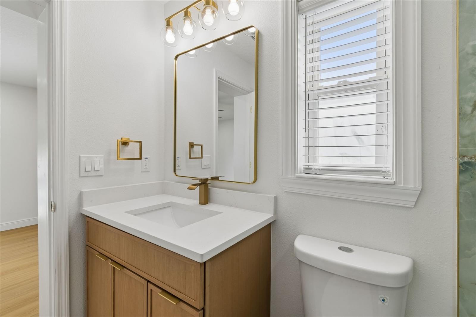 2102 W FERRIS AVE — photo 46