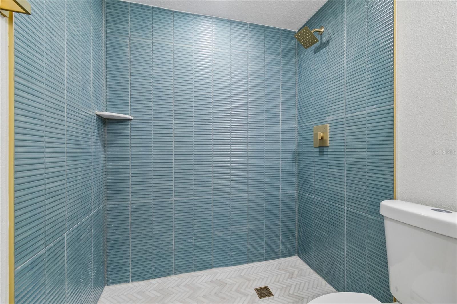 2102 W FERRIS AVE — photo 33