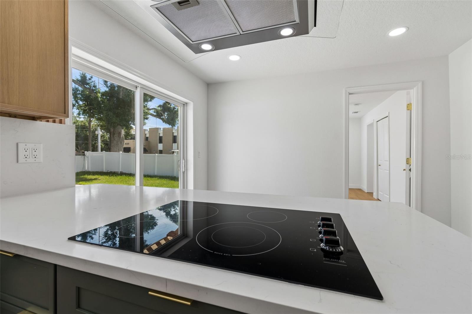 2102 W FERRIS AVE — photo 21