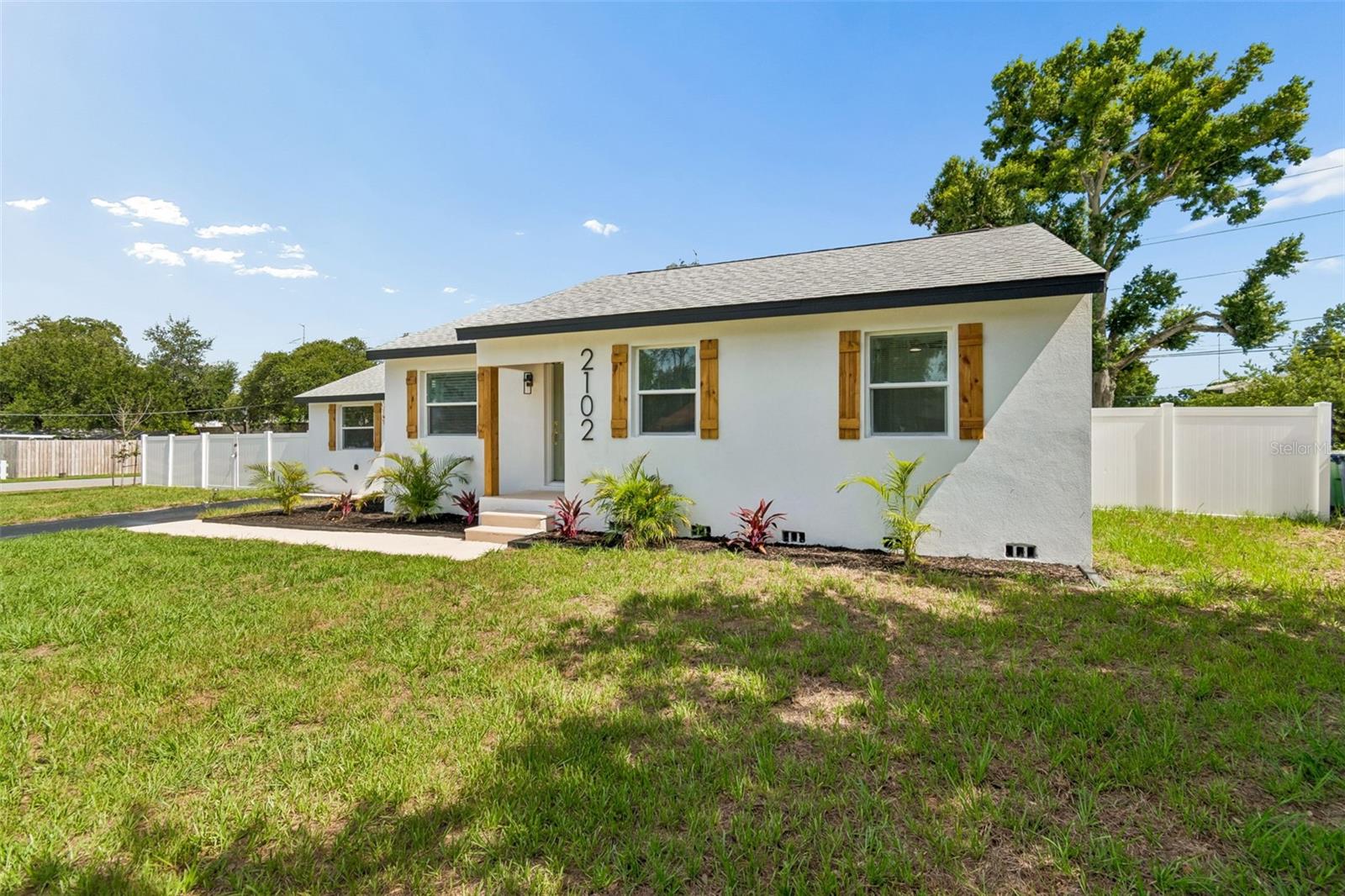 2102 W FERRIS AVE — photo 8