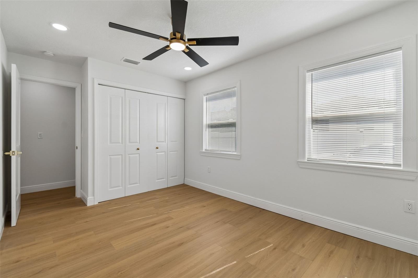 2102 W FERRIS AVE — photo 55