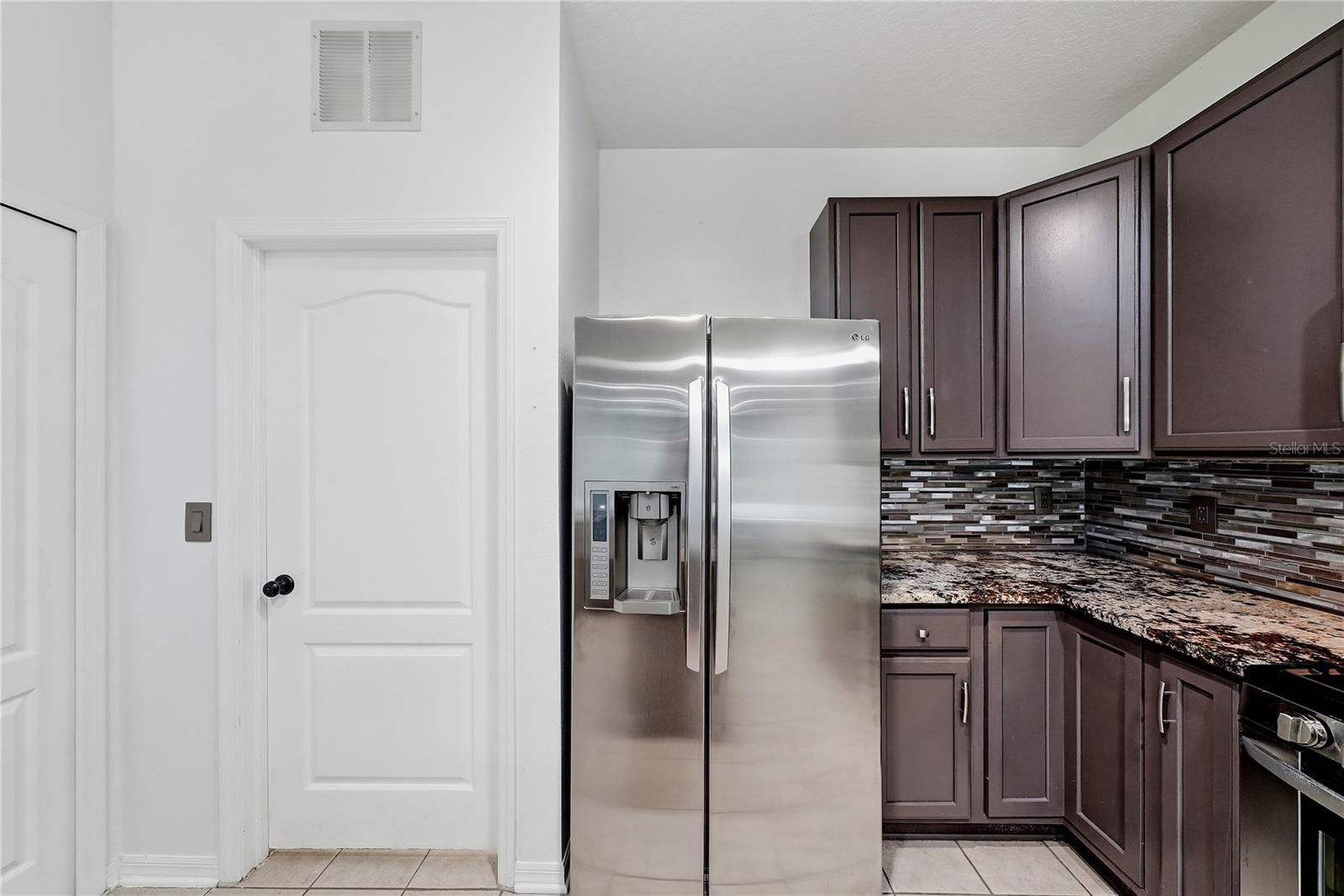 5150 VILLAGEBROOK DR — photo 4