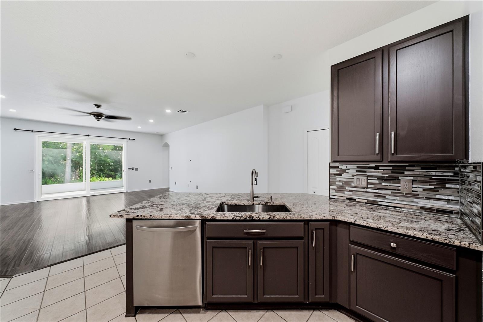 5150 VILLAGEBROOK DR — photo 3