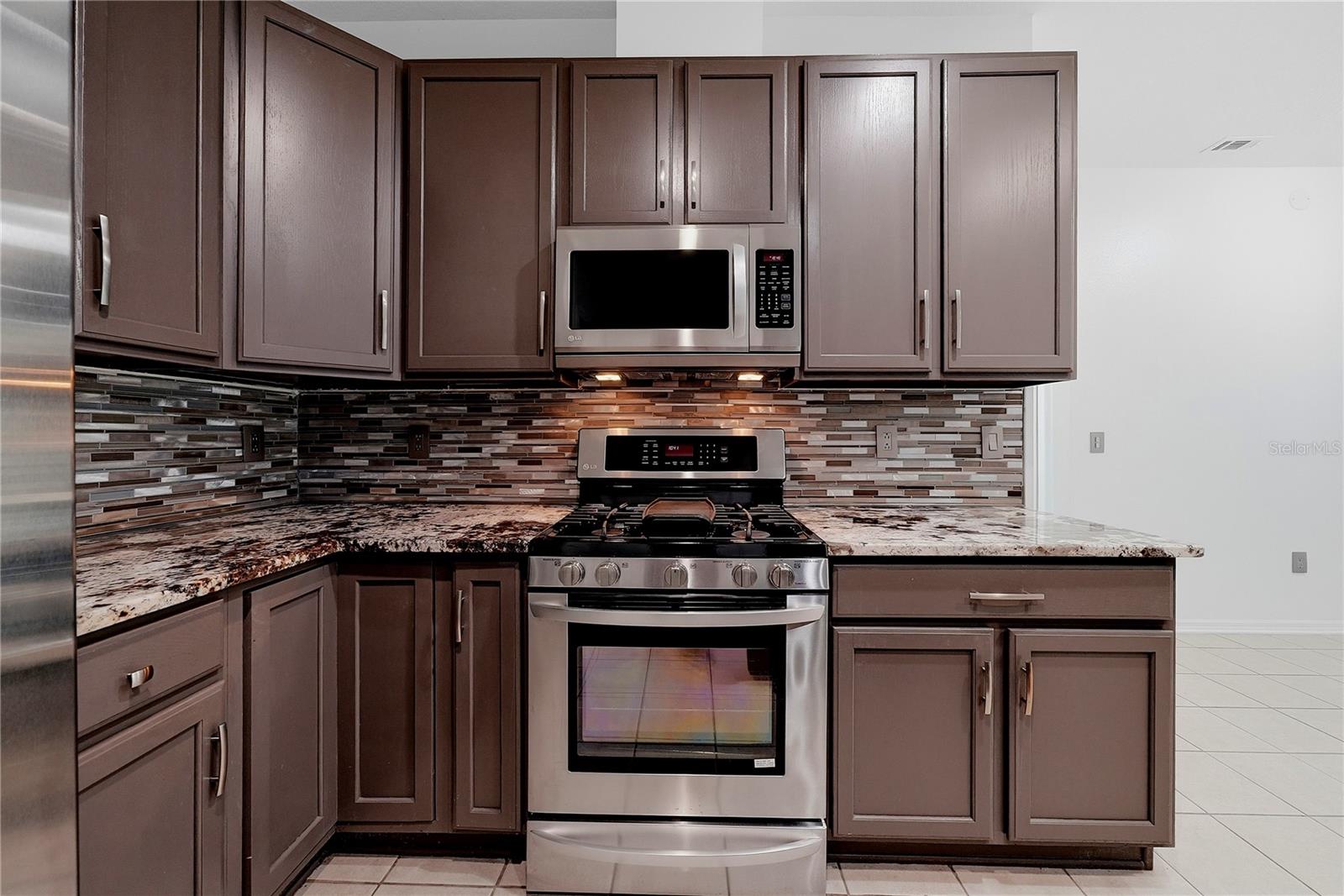 5150 VILLAGEBROOK DR — photo 2