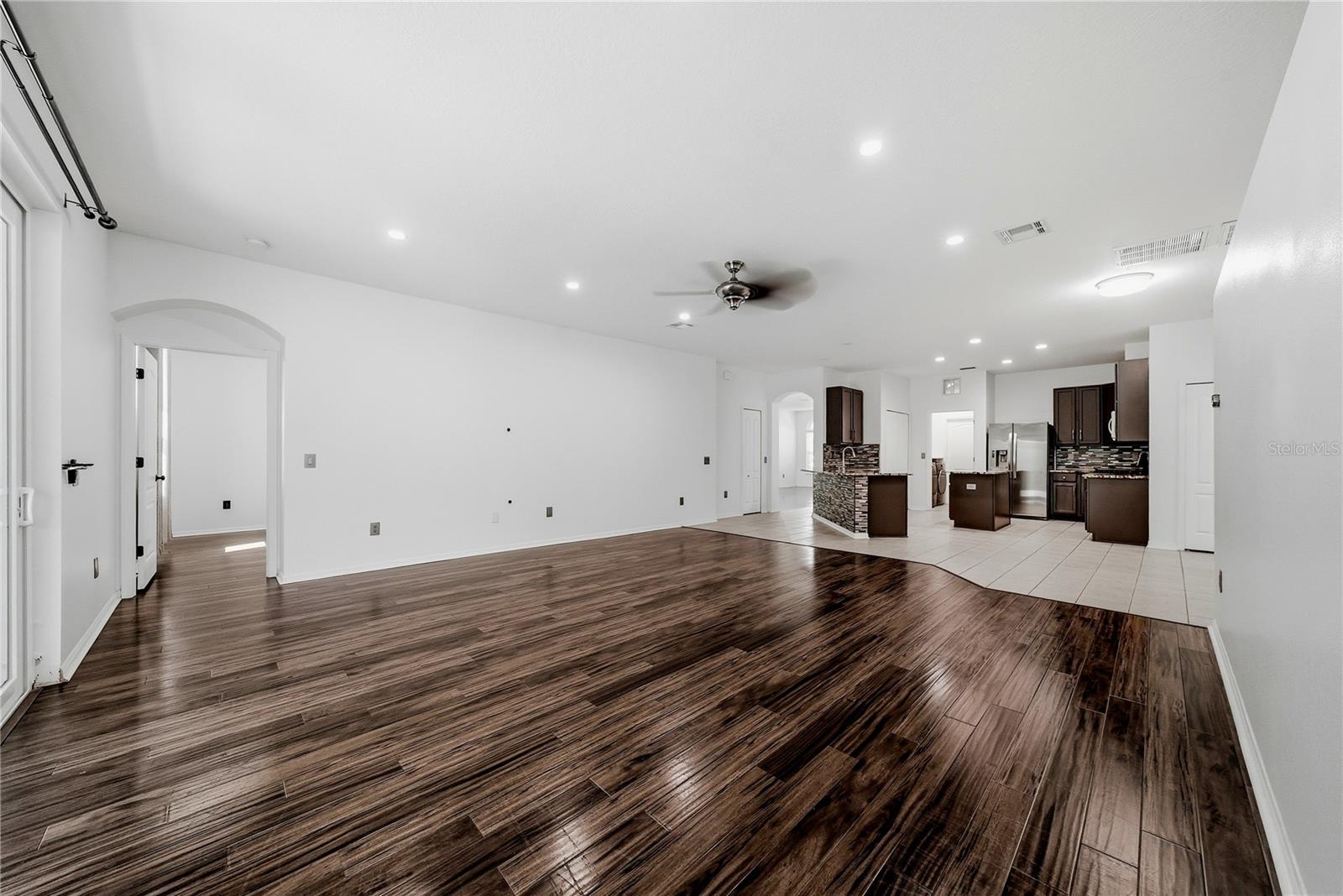 5150 VILLAGEBROOK DR — photo 6