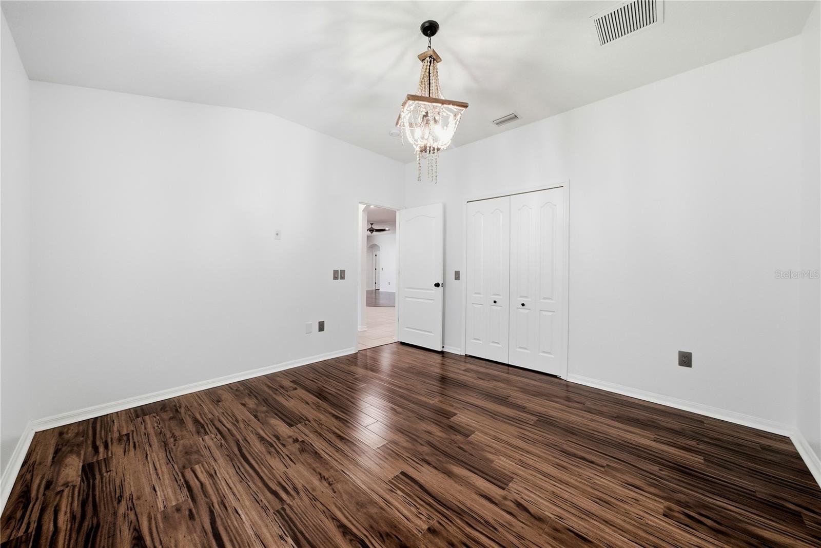 5150 VILLAGEBROOK DR — photo 11