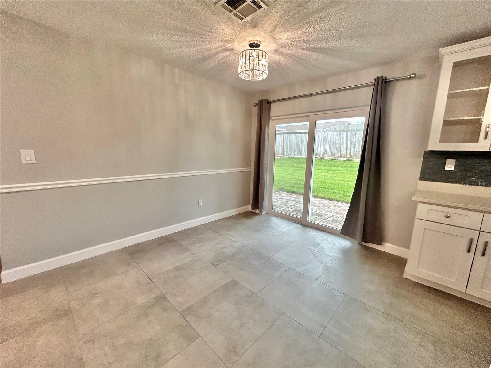 1444 OVERCASH DR — photo 8