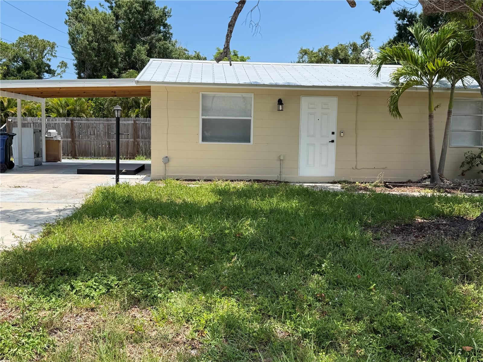 2195 PARK RD — photo 2