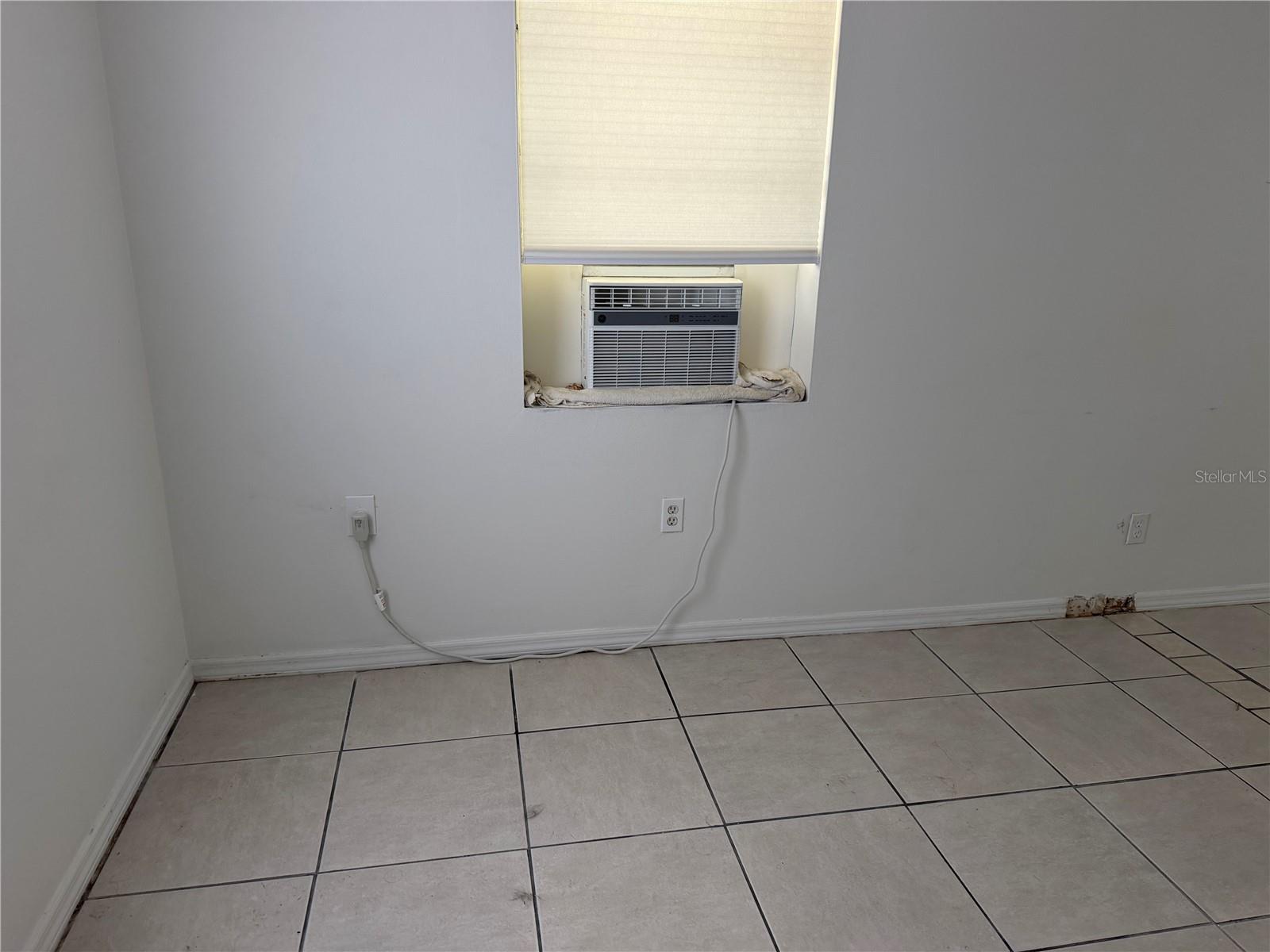 2195 PARK RD — photo 18