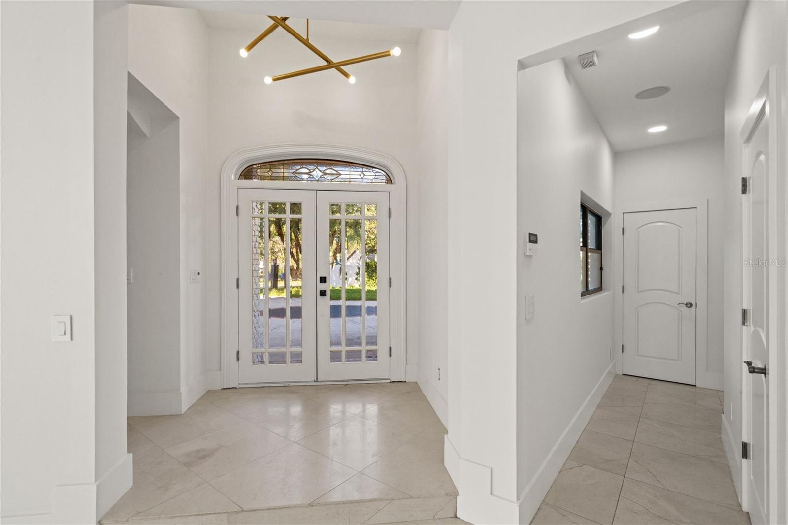 2521 LAKE ELLEN DR — photo 11
