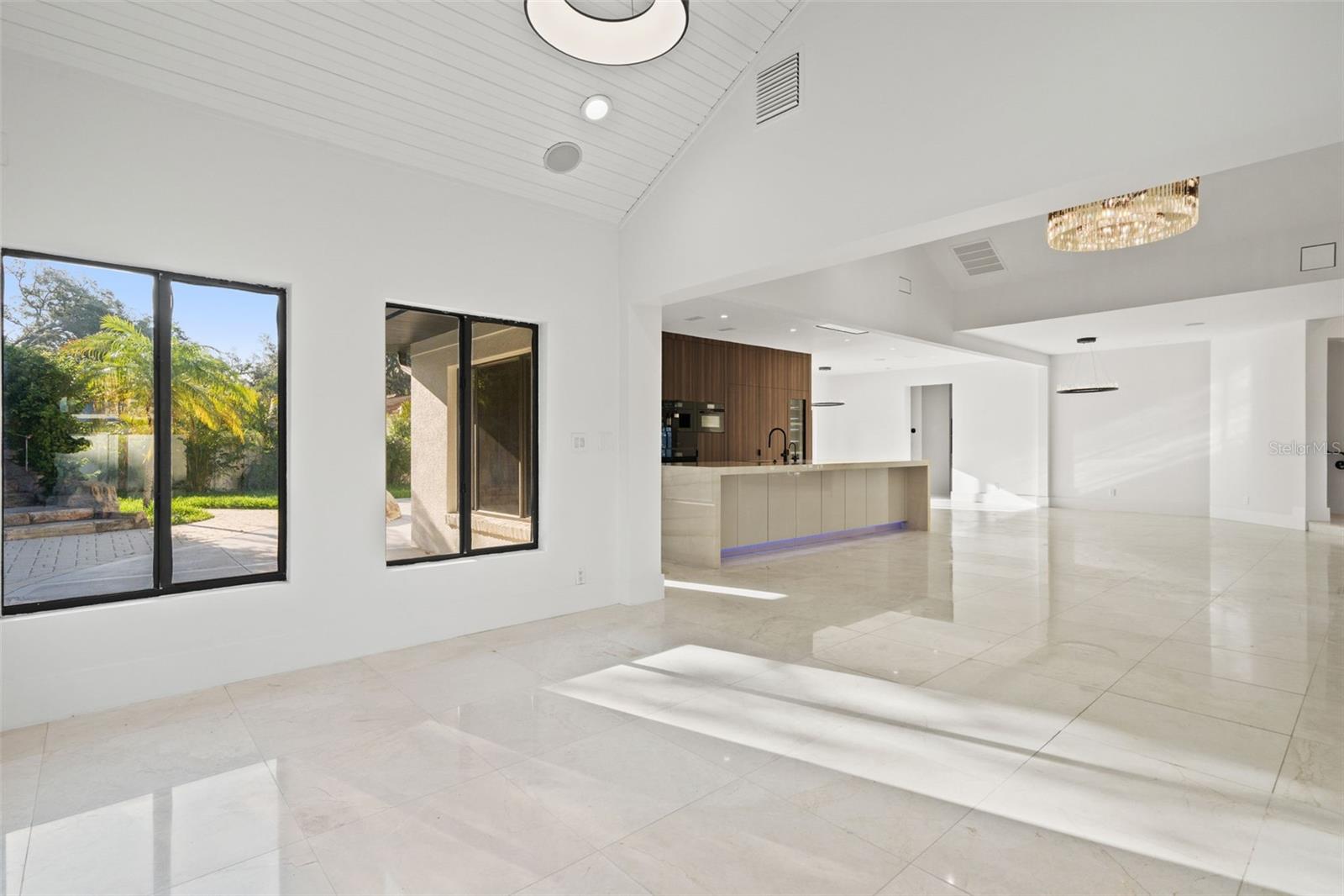 2521 LAKE ELLEN DR — photo 18