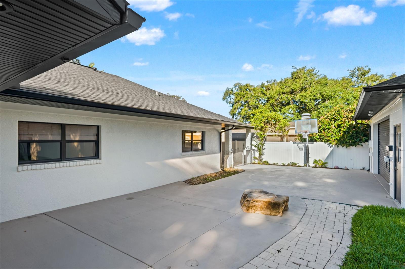 2521 LAKE ELLEN DR — photo 47