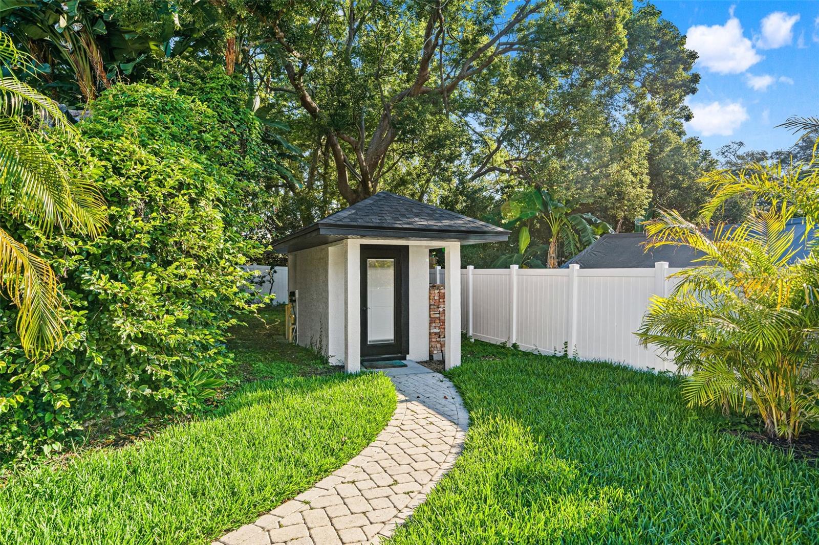 2521 LAKE ELLEN DR — photo 49