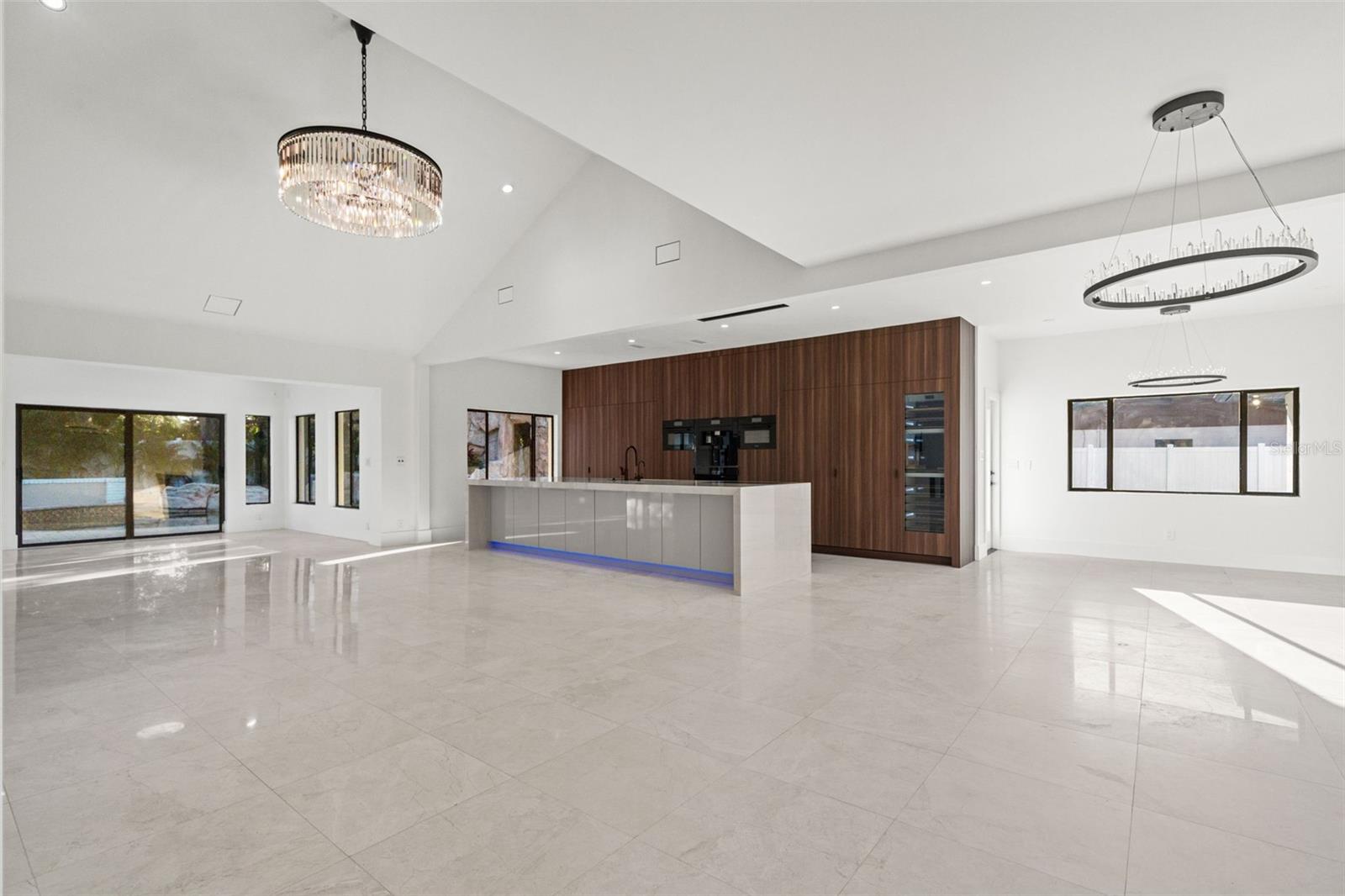 2521 LAKE ELLEN DR — photo 14