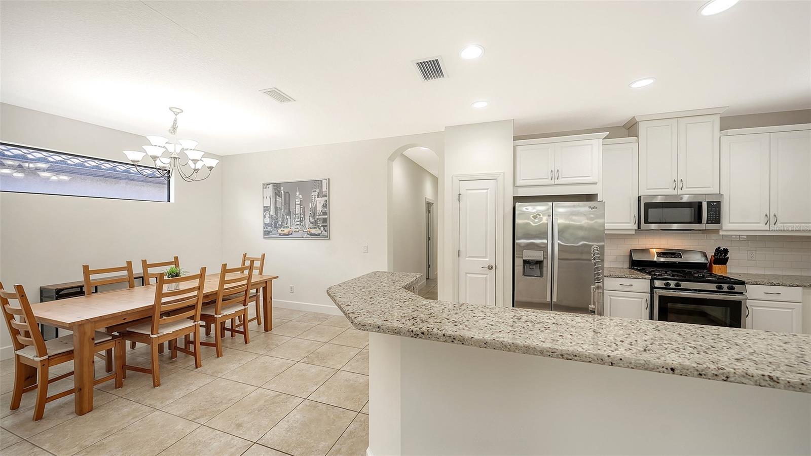 8729 TRATTORIA TER — photo 10