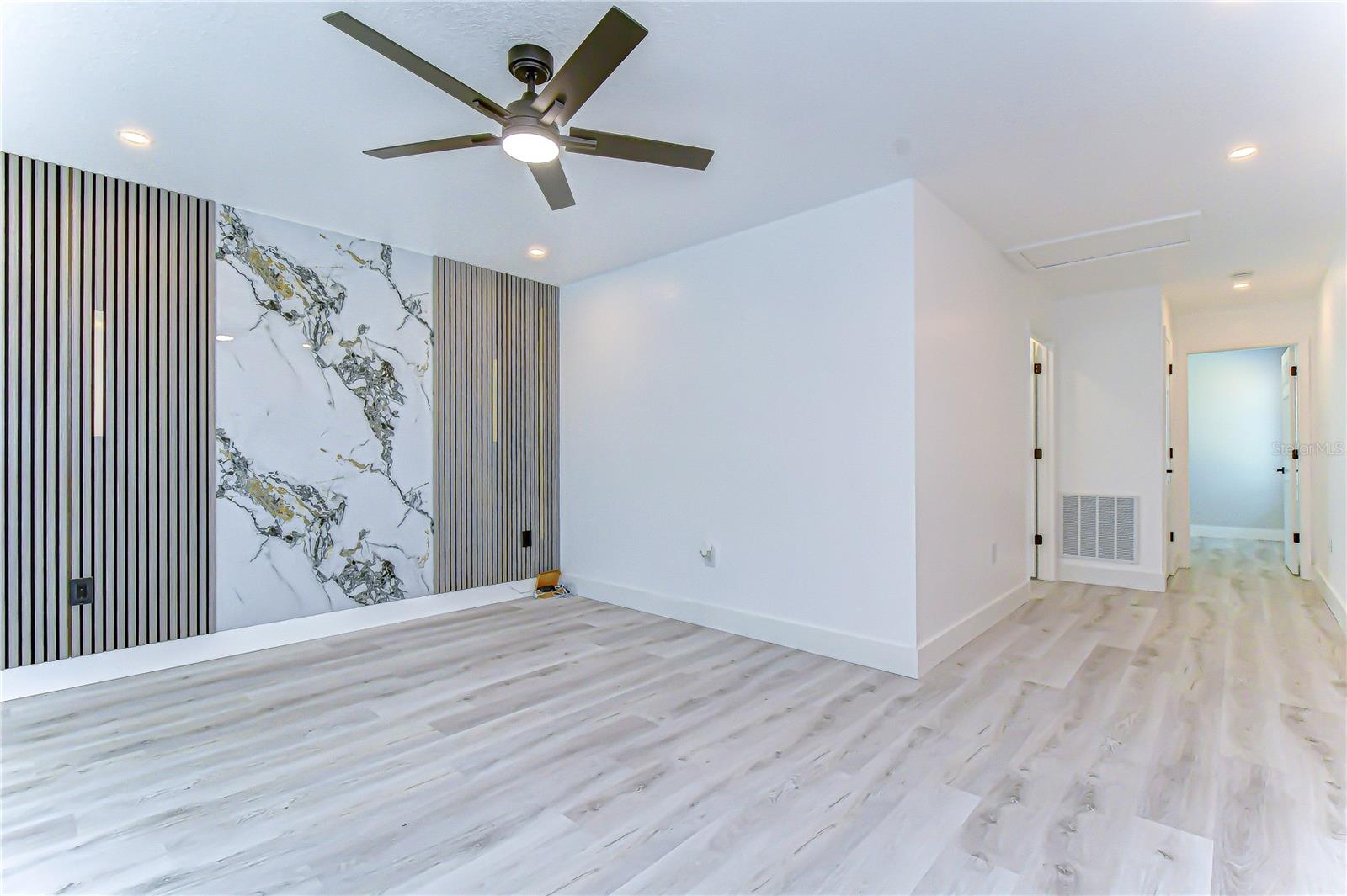 218 8TH AVENUE DR W — photo 12