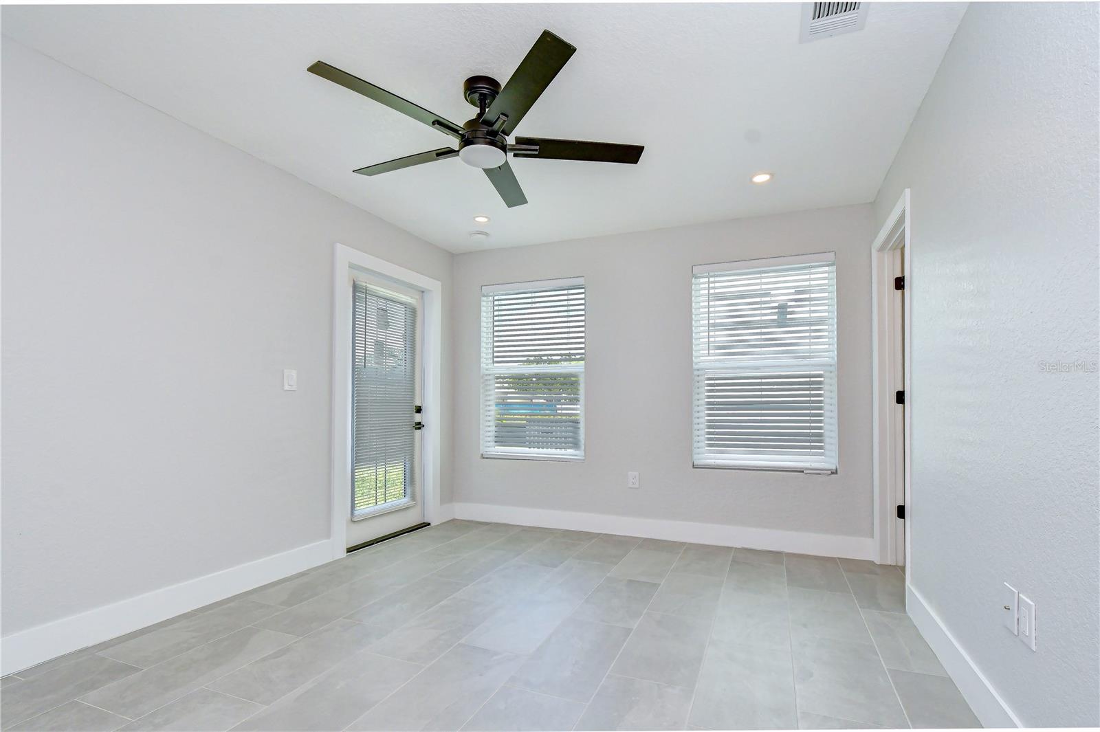 218 8TH AVENUE DR W — photo 13