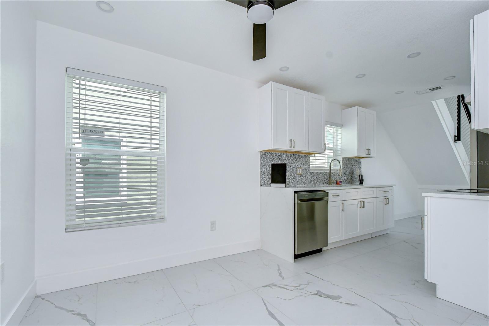 222 8TH AVENUE DR W — photo 8