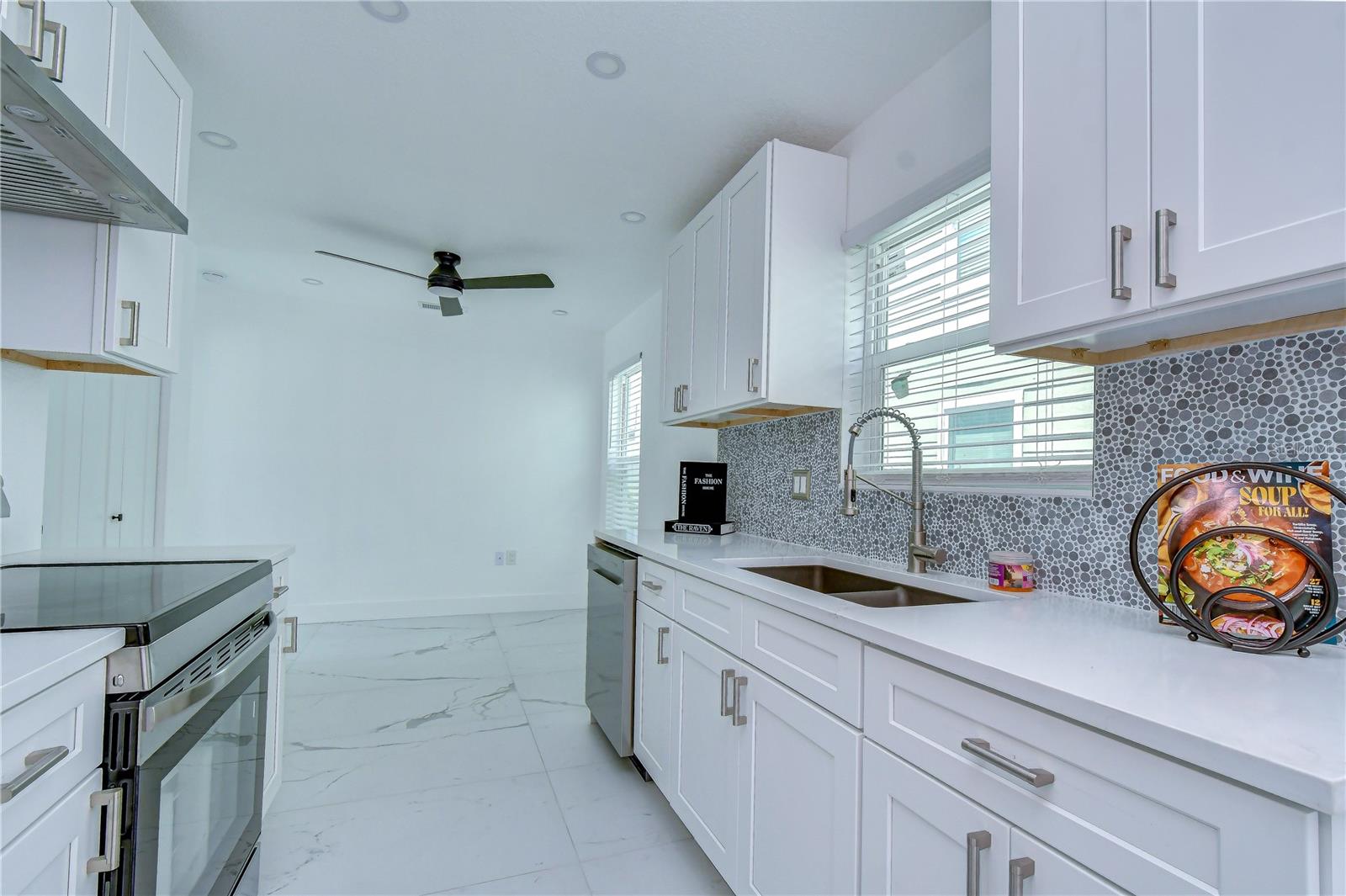 222 8TH AVENUE DR W — photo 6