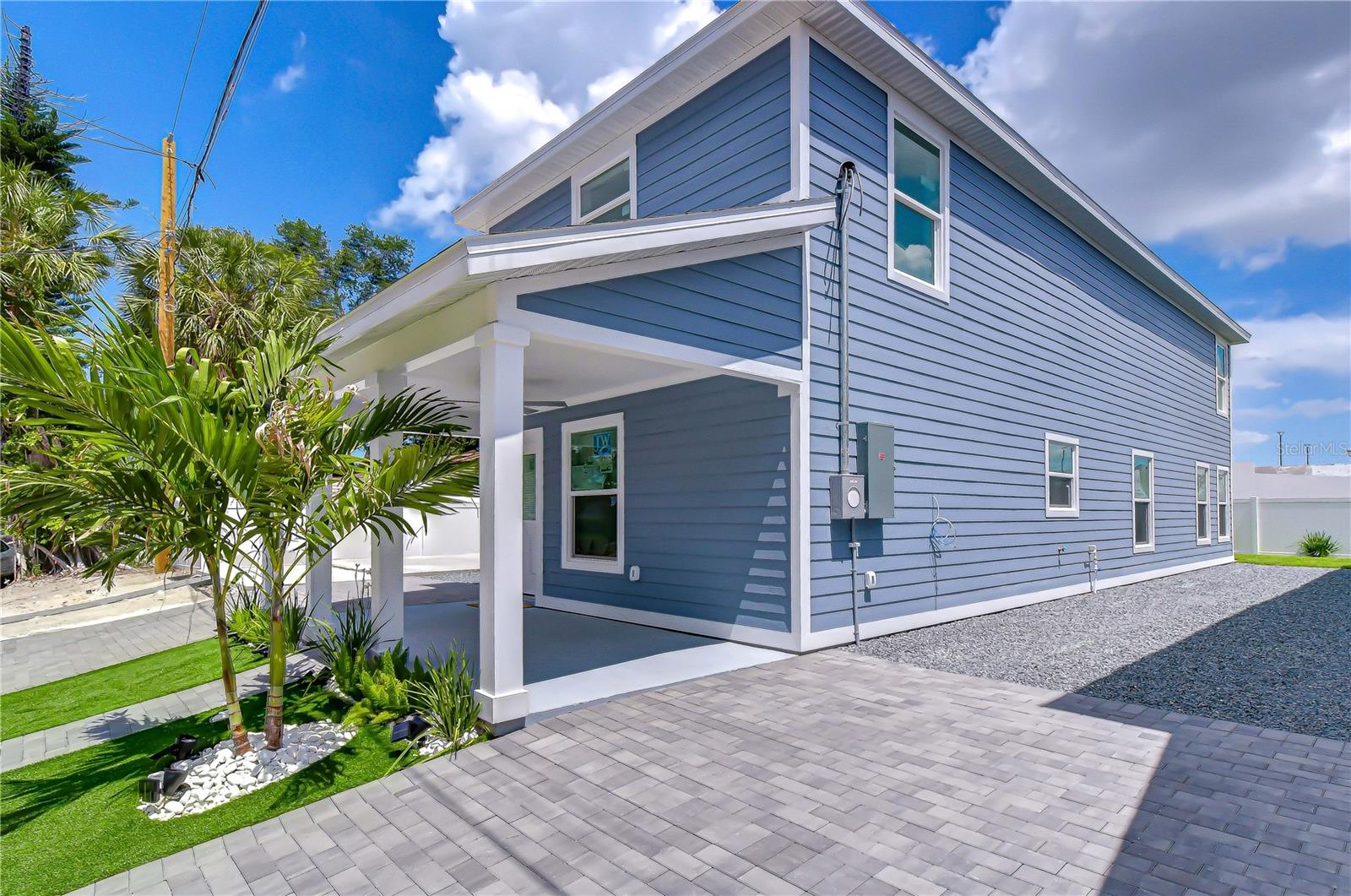 222 8TH AVENUE DR W — photo 3