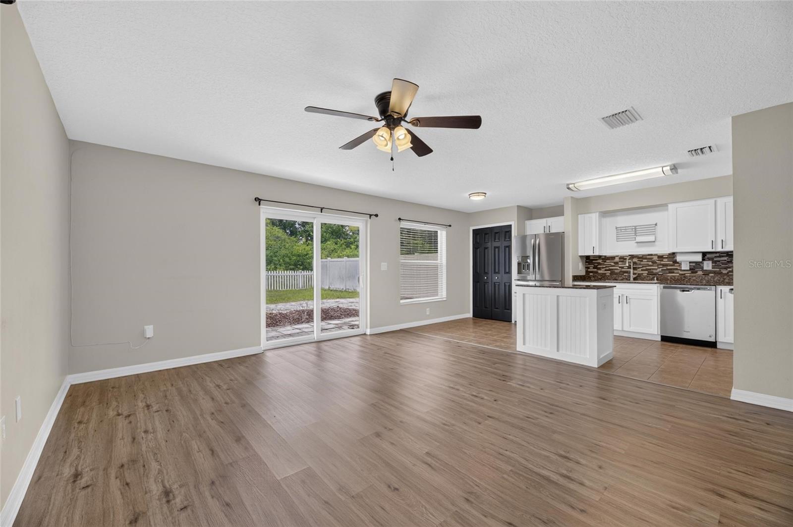 7842 CARRIAGE POINTE DR — photo 15
