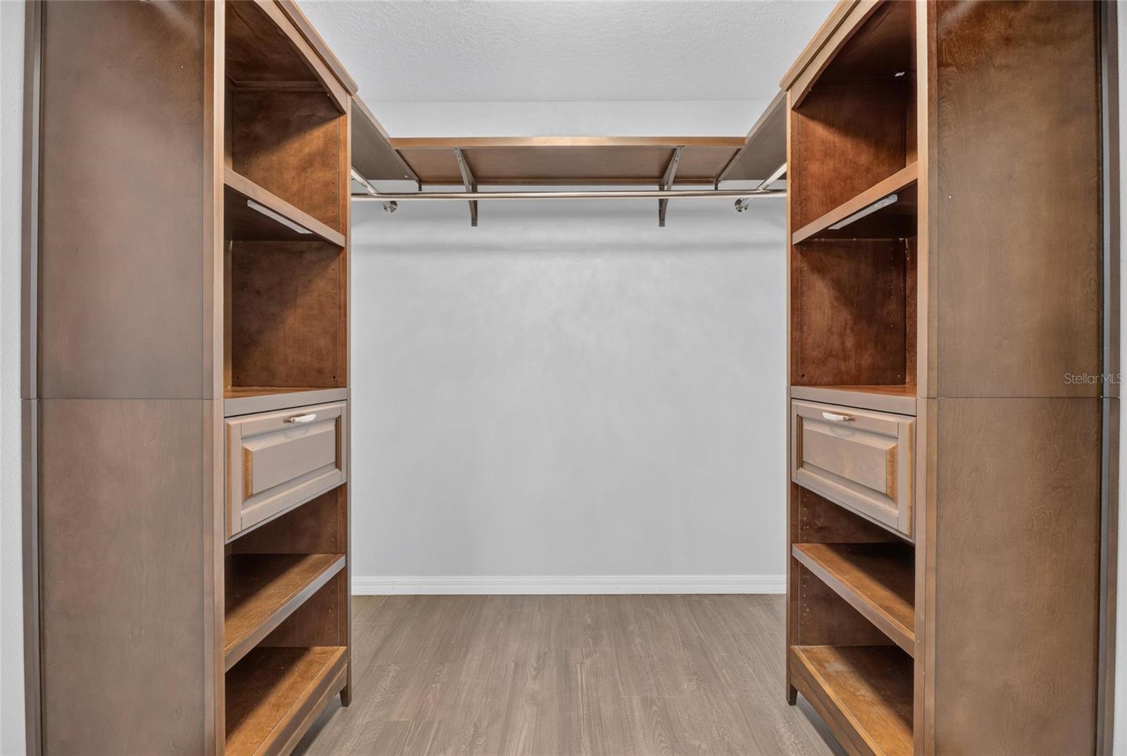 7842 CARRIAGE POINTE DR — photo 46